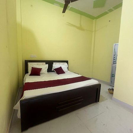 Hotel Vijay Palace Ayodhya Екстер'єр фото