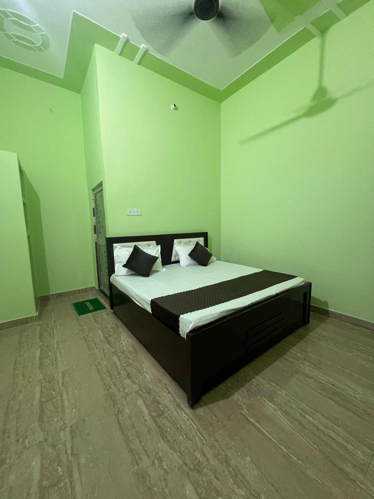 Hotel Vijay Palace Ayodhya Екстер'єр фото