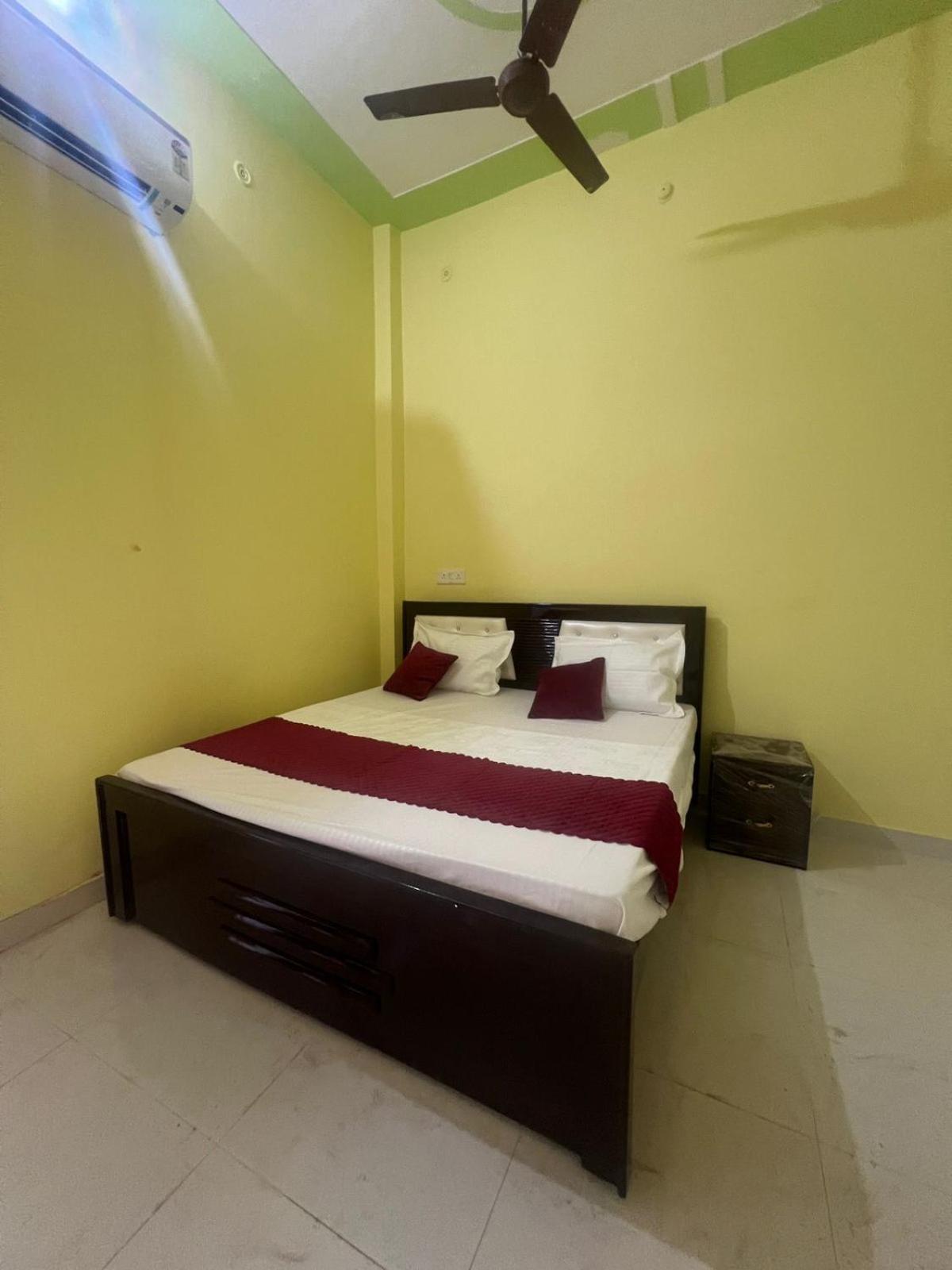Hotel Vijay Palace Ayodhya Екстер'єр фото