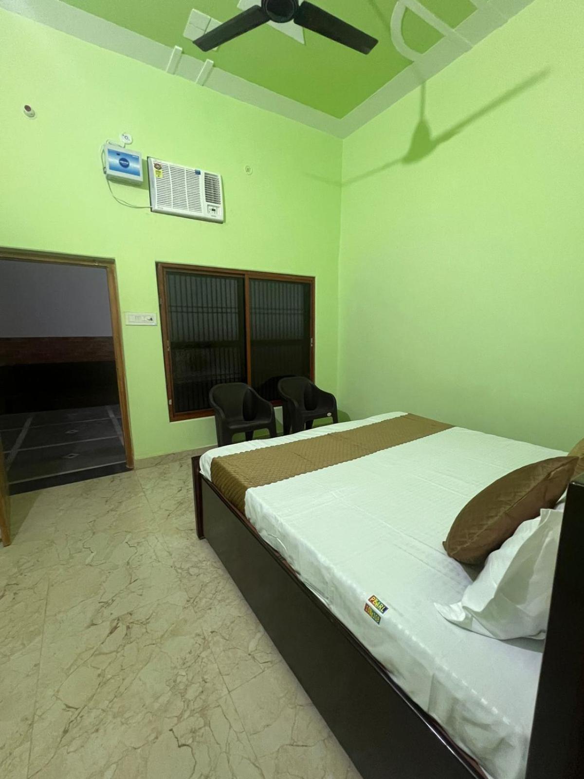 Hotel Vijay Palace Ayodhya Екстер'єр фото
